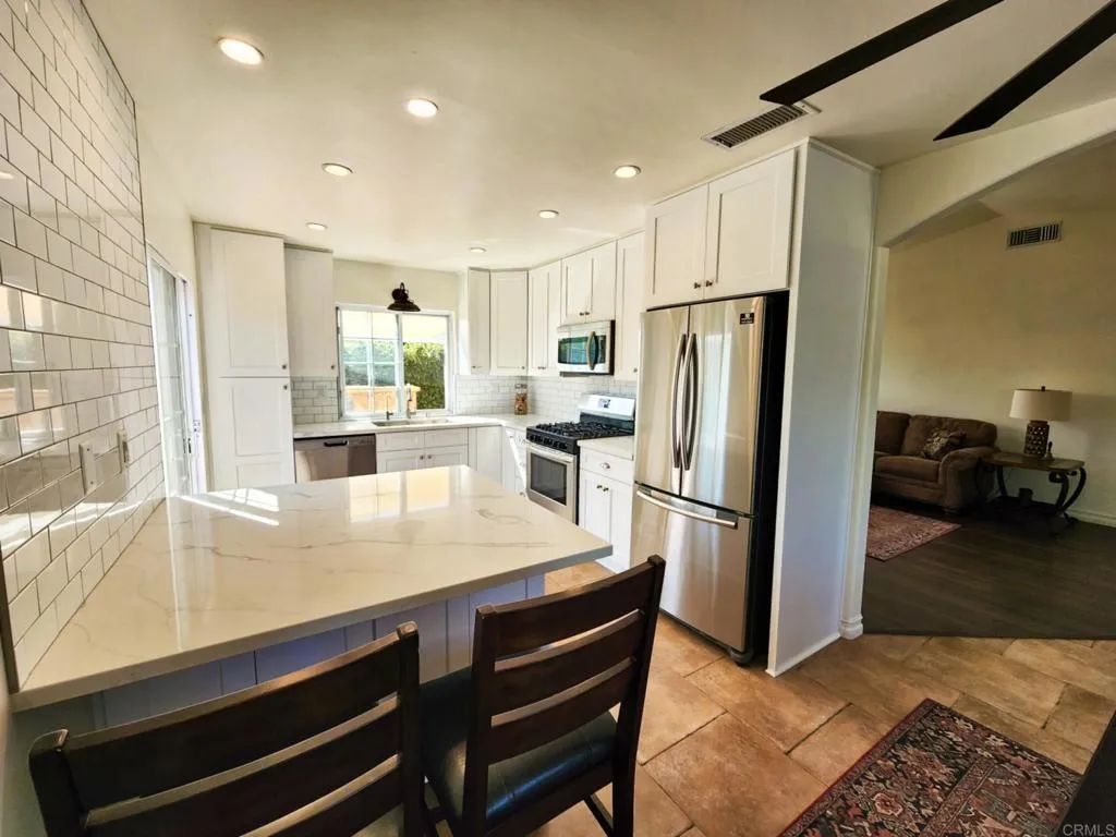 https://cdn.realtyfeed.com/cdn/127/306714129/c71d35b8a858a0a6d17b51880f1ebd8f.webp