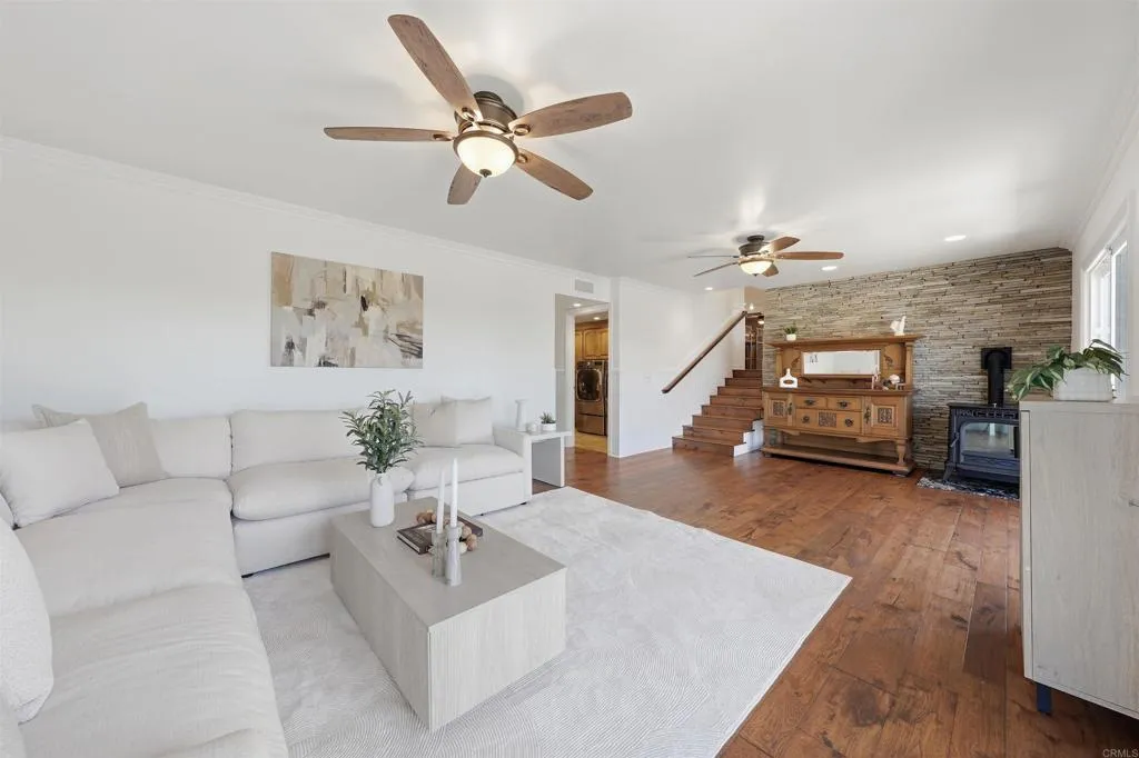 https://cdn.realtyfeed.com/cdn/127/306714137/180a88603818d71225f2d572ab1a9b00.webp