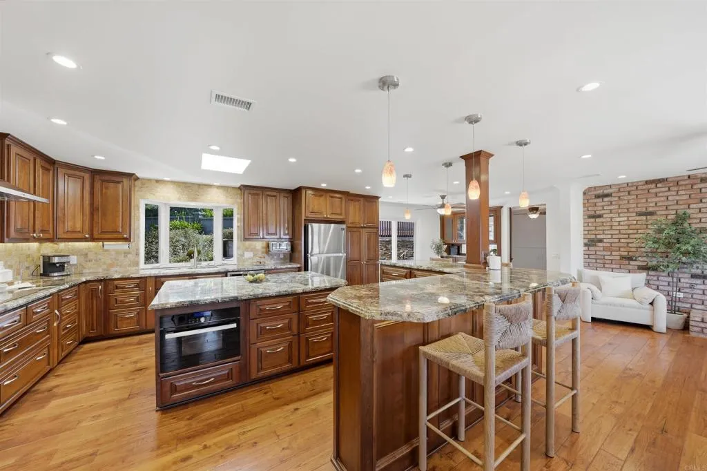 https://cdn.realtyfeed.com/cdn/127/306714137/bcb0150444a963dec3233da01b31ff4b.webp