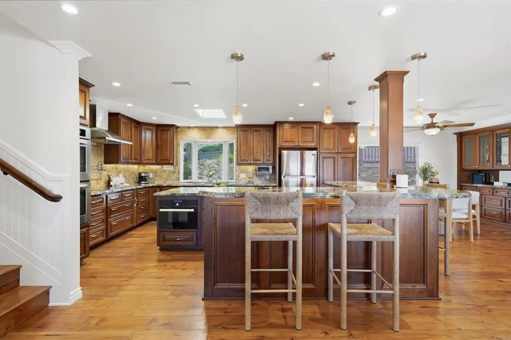 https://cdn.realtyfeed.com/cdn/127/306714137/d25be0cbebac66c33e9f48cd9cfeffbd.webp
