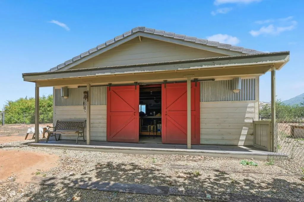 https://cdn.realtyfeed.com/cdn/127/306714150/2192870fe9b79eb448106eef15660c66.webp