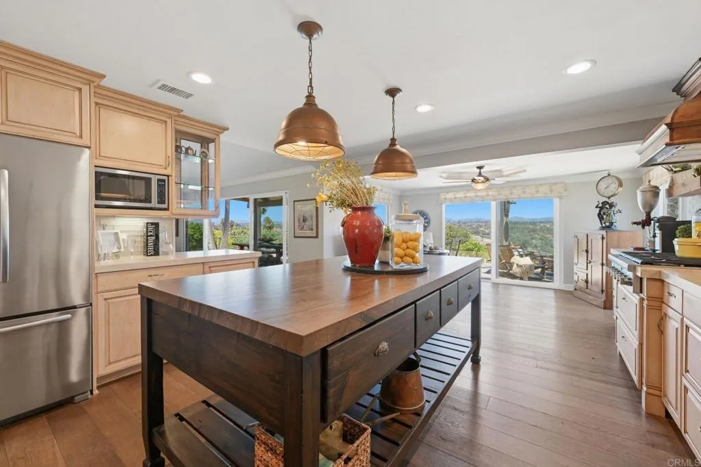 https://cdn.realtyfeed.com/cdn/127/306714150/43256572dd76dd7c20e01dd5a9489a3f.webp