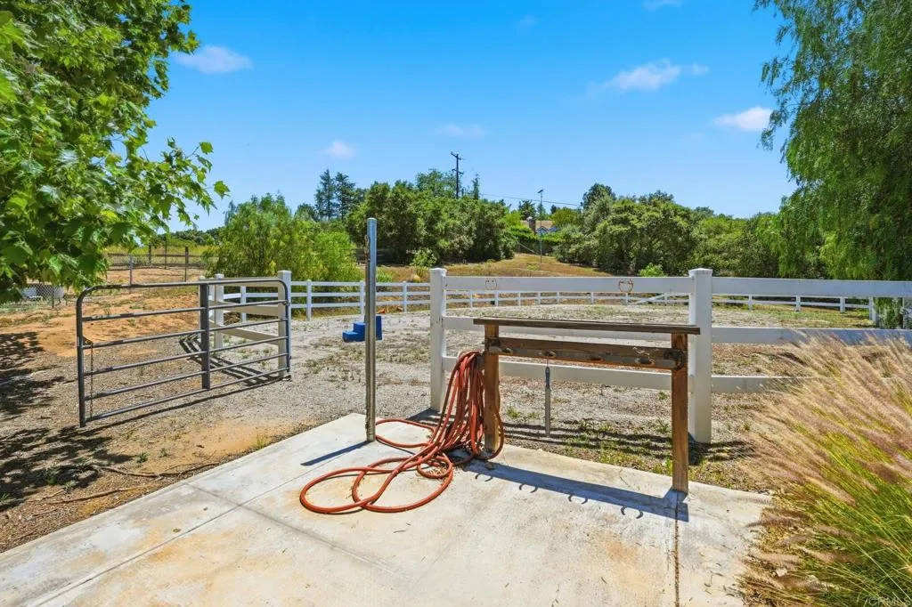 https://cdn.realtyfeed.com/cdn/127/306714150/479c66f84ecf8c411d18a37495ffbf2b.webp