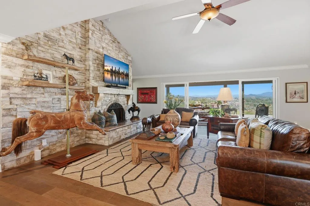 https://cdn.realtyfeed.com/cdn/127/306714150/58bd1f122937edd940784cc24bf67984.webp