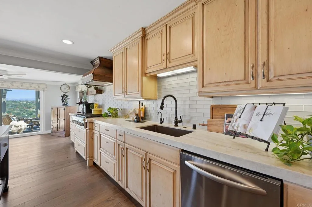 https://cdn.realtyfeed.com/cdn/127/306714150/9c5bfe1eaa1dfbe067591fd4a963ba15.webp