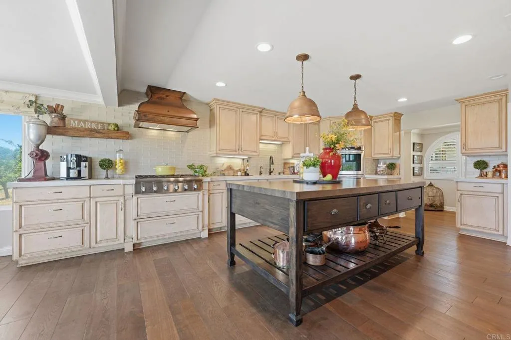 https://cdn.realtyfeed.com/cdn/127/306714150/cae93fcc1941e06ee949968309a59013.webp