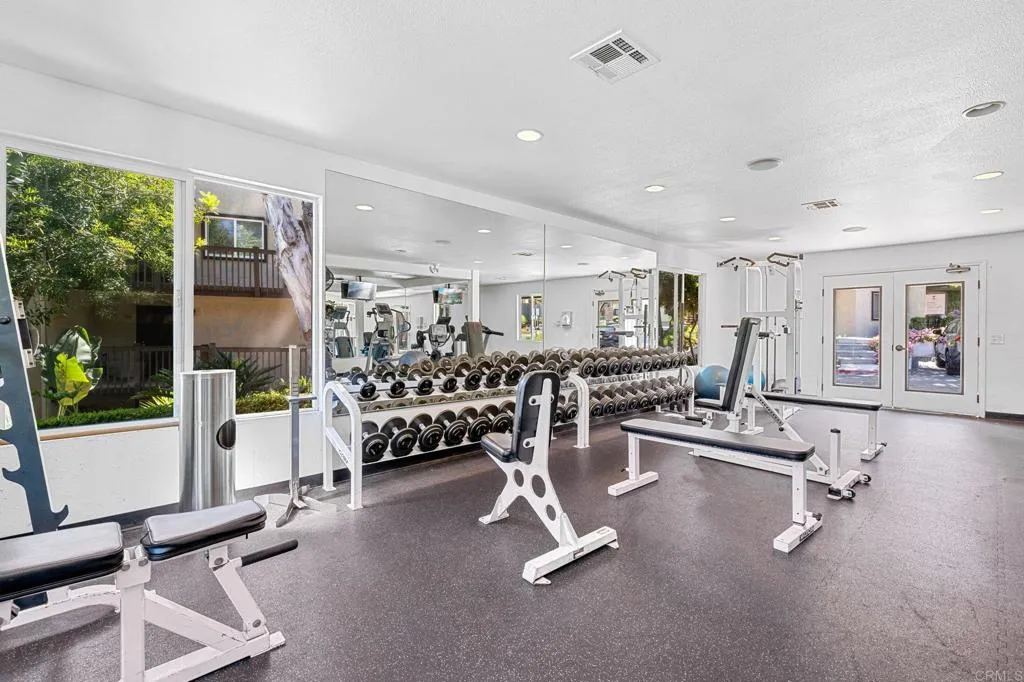 https://cdn.realtyfeed.com/cdn/127/306714162/2ee11fbb0775a97ff6b585bf863392c2.webp