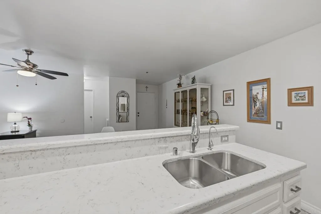 https://cdn.realtyfeed.com/cdn/127/306714162/43ba7c4baf4f50106d1cd51cb937f4a3.webp