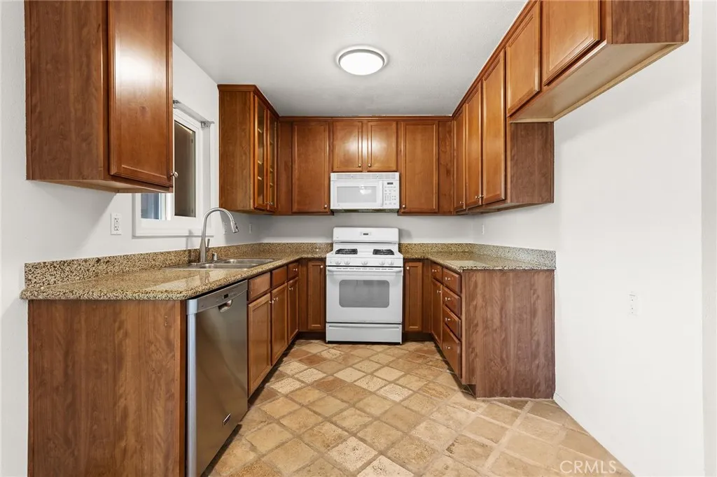 https://cdn.realtyfeed.com/cdn/127/306714166/1e65d4b9c499607cc7fcdcadb82e8c15.webp