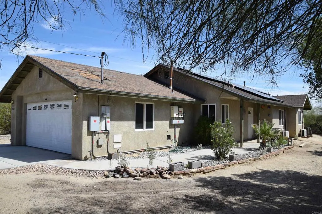 https://cdn.realtyfeed.com/cdn/127/306714179/b8762f9f880334df4b748c83dfb2b128.webp