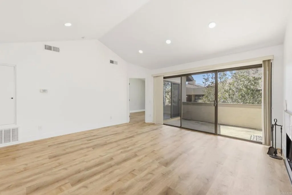Photo #8: PTP2603541 Listing: Photo #8