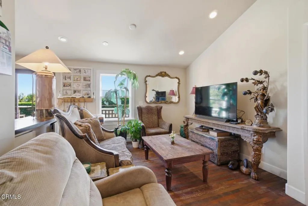 63 Lincoln Drive, Ventura, CA, 93001