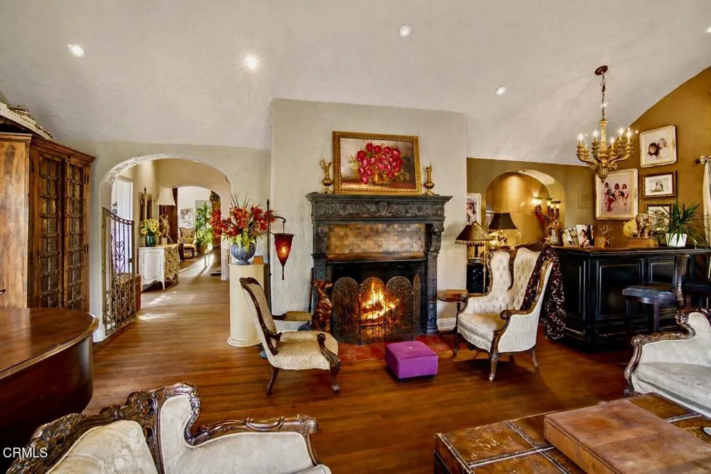 63 Lincoln Drive, Ventura, CA, 93001