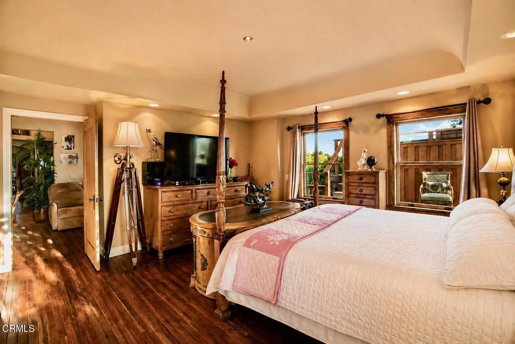 63 Lincoln Drive, Ventura, CA, 93001