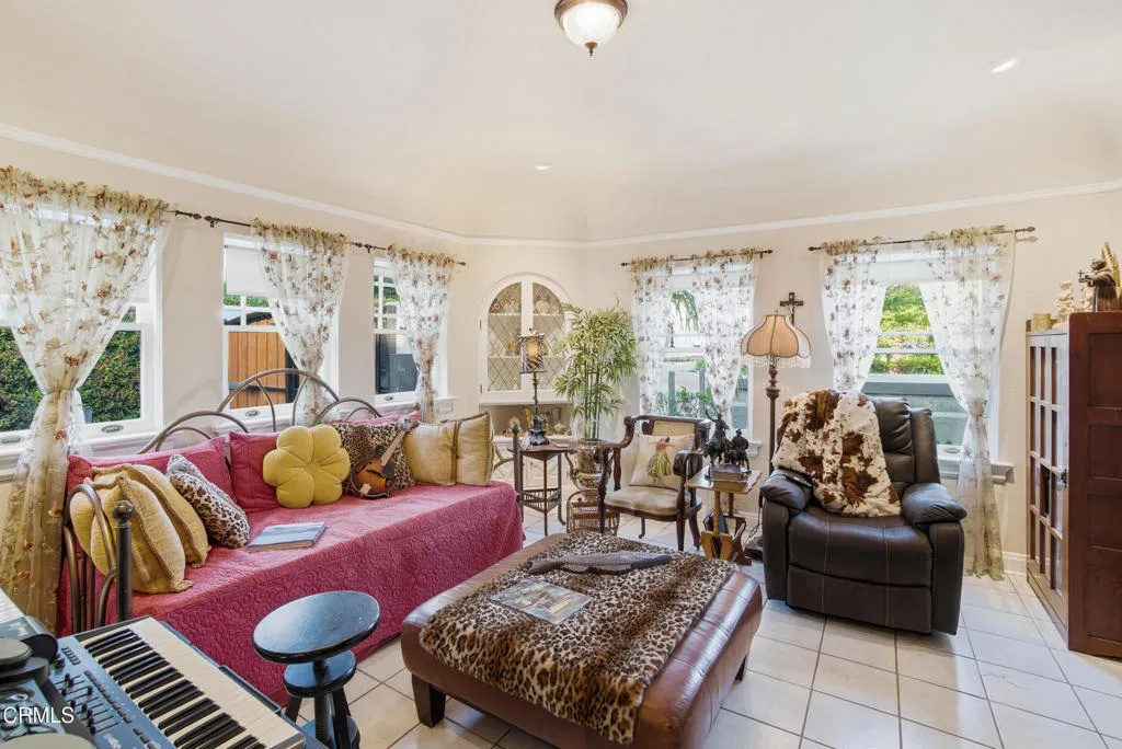 63 Lincoln Drive, Ventura, CA, 93001