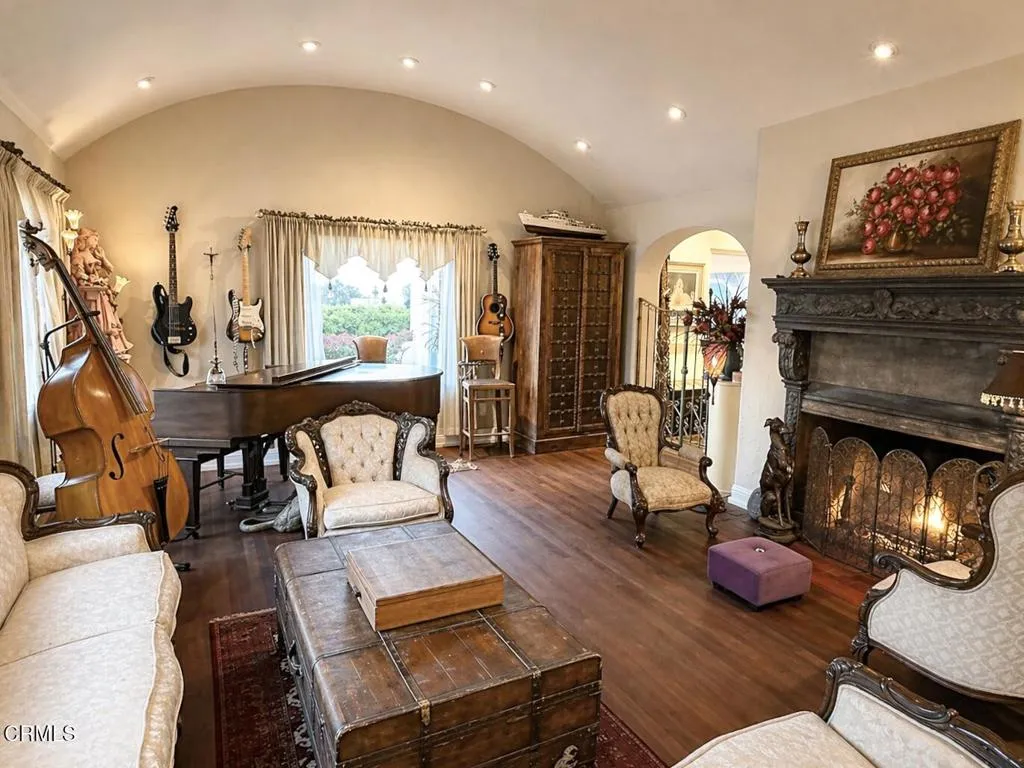63 Lincoln Drive, Ventura, CA, 93001