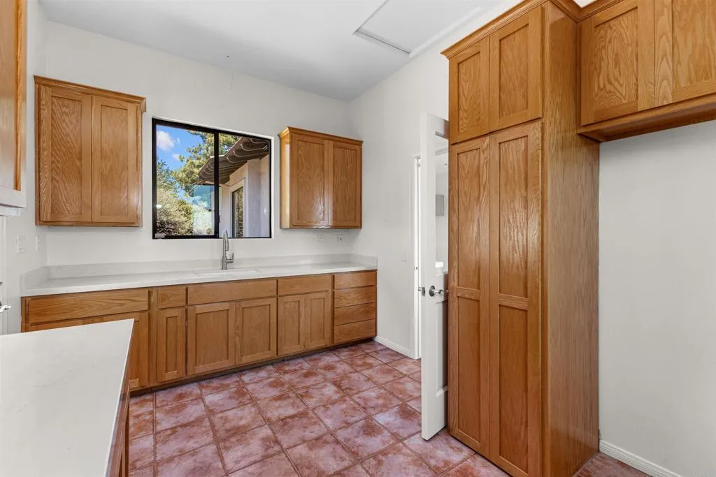 https://cdn.realtyfeed.com/cdn/127/306714312/087add75a7a0fc9a9dd50ed5c1212610.webp
