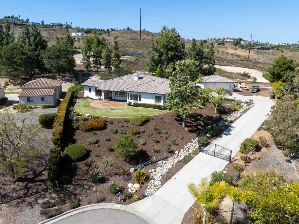 https://cdn.realtyfeed.com/cdn/127/306714312/41e87f9df5f49586f6a490cd79b4b1ec.webp