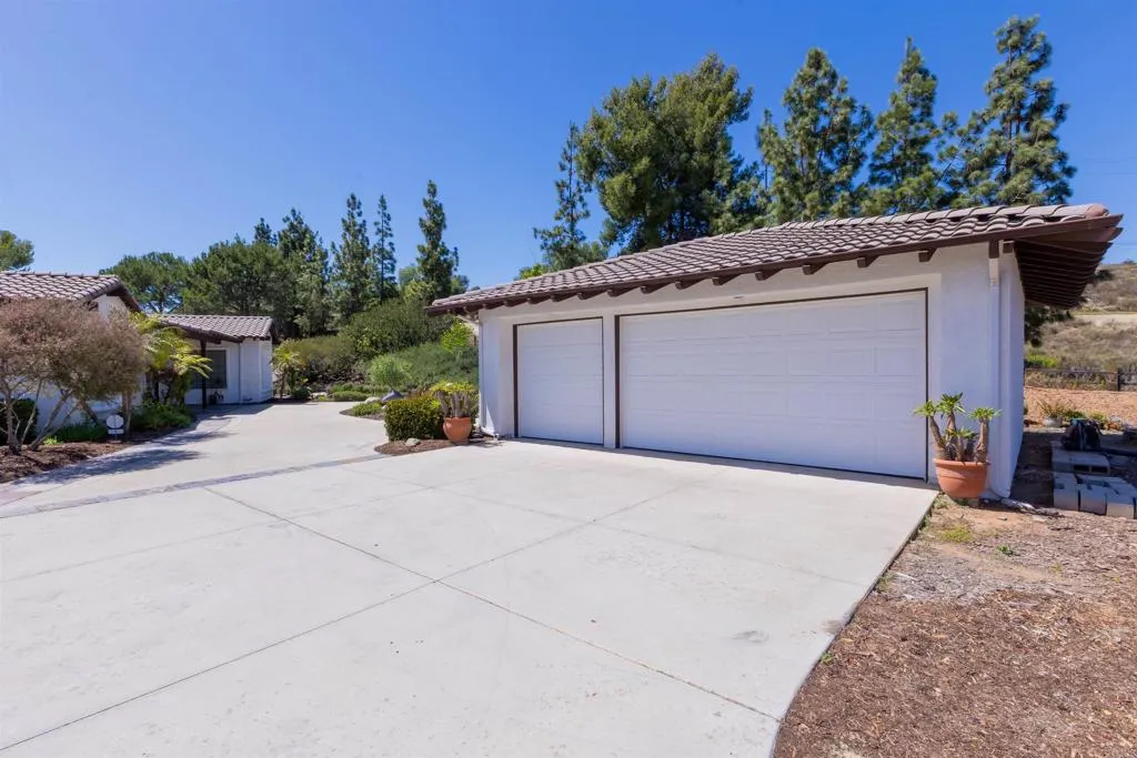 https://cdn.realtyfeed.com/cdn/127/306714312/5ba8b5f14e9f3dfa1c4ebe4d9c30a8ba.webp