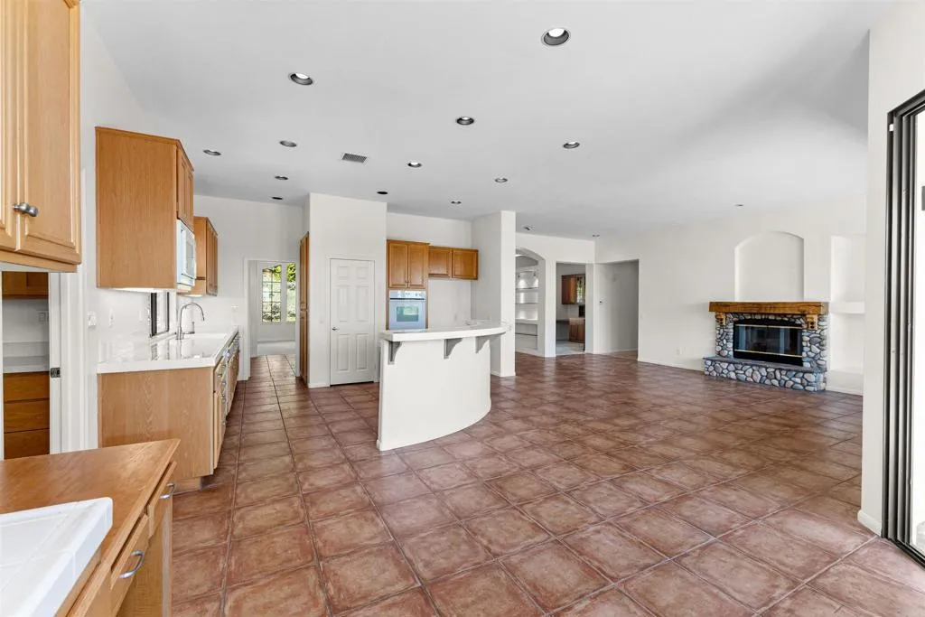 https://cdn.realtyfeed.com/cdn/127/306714312/c03cc8830db7c8314b0ca360cce07493.webp