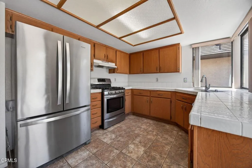 192 La Veta Drive, Camarillo, CA, 93012 192 La Veta Drive, Camarillo, CA, 93012