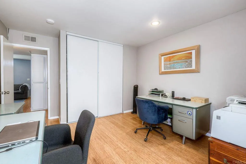 https://cdn.realtyfeed.com/cdn/127/306714366/866bbca752191d794017ab97bb02c701.webp