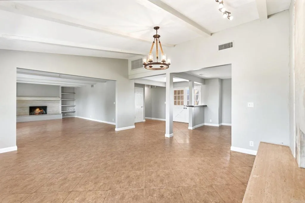 https://cdn.realtyfeed.com/cdn/127/306714398/3e11b154eec423000877ef859bbab9ff.webp