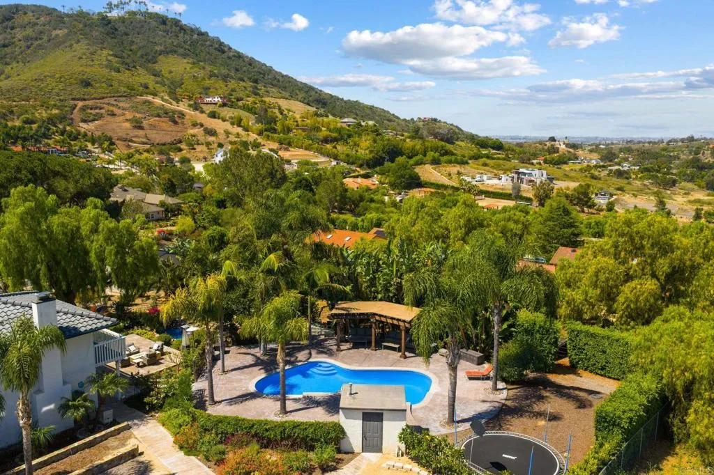 https://cdn.realtyfeed.com/cdn/127/306714398/4e4d9dde3015b179df81d44cca42cb66.webp