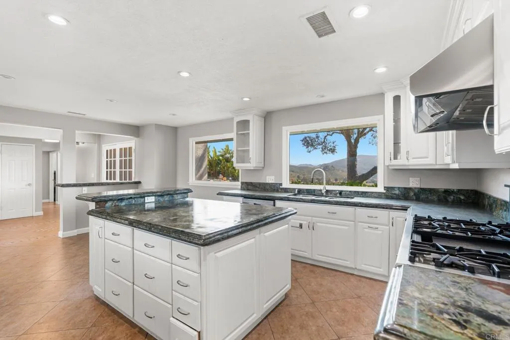 https://cdn.realtyfeed.com/cdn/127/306714398/8ac7cc0e2405c0369e11747aa36b4cd1.webp