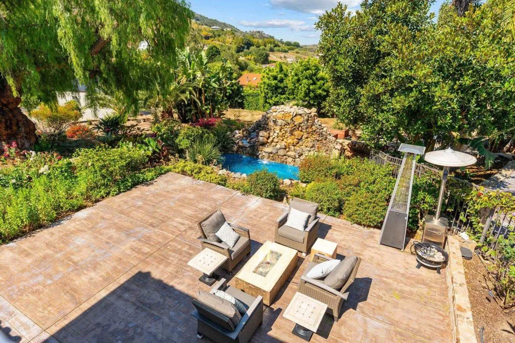 https://cdn.realtyfeed.com/cdn/127/306714398/94ff75f45765f5593e8b24d334c50375.webp
