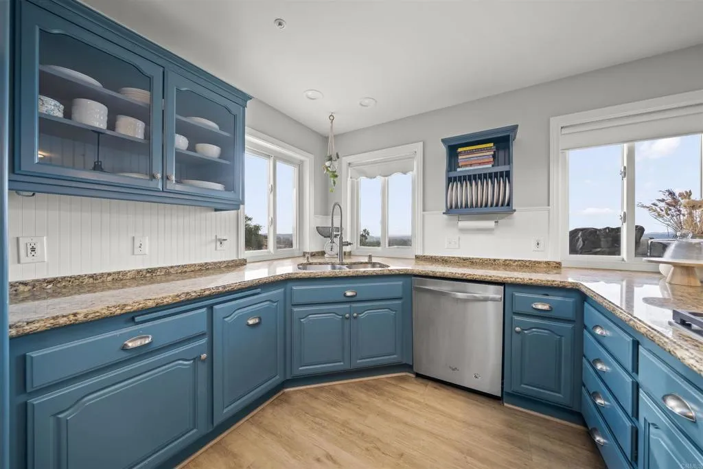 https://cdn.realtyfeed.com/cdn/127/306714428/65e795cfca60002261095ff3f82a812e.webp