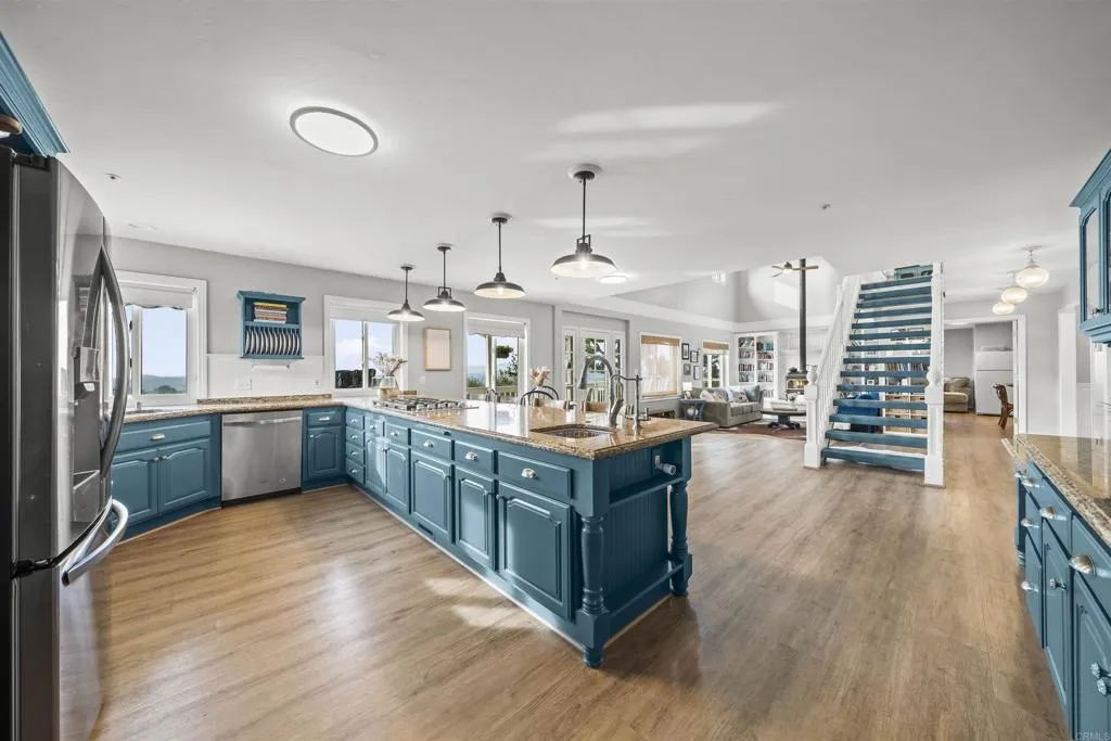 https://cdn.realtyfeed.com/cdn/127/306714428/8b7778597f4bcd26675179c741483551.webp