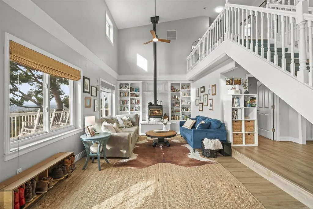 https://cdn.realtyfeed.com/cdn/127/306714428/90c69ad3af60a5380eb782bd52ec4f82.webp
