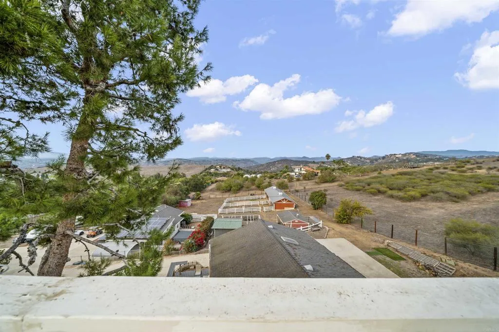 https://cdn.realtyfeed.com/cdn/127/306714428/ba1bb0aa546af79e815bebc9a9af7fe4.webp