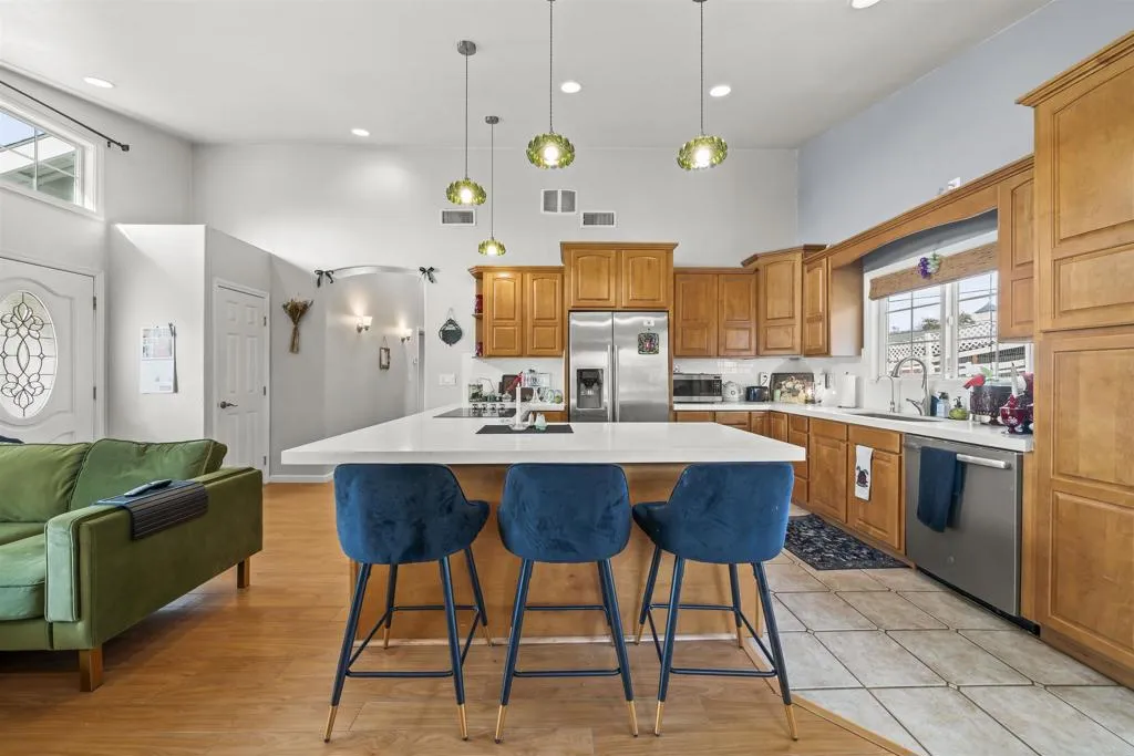 https://cdn.realtyfeed.com/cdn/127/306714428/db5f05eb695aa83ffd8affcdeaf9b90a.webp