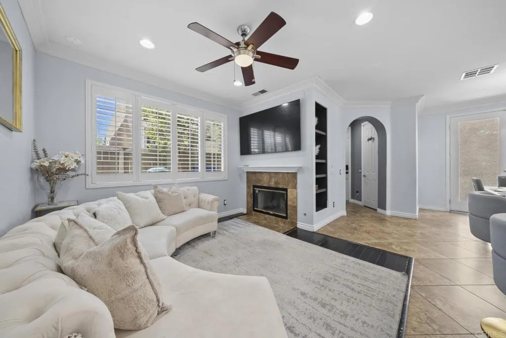 https://cdn.realtyfeed.com/cdn/127/306714430/1c627b03405fe1a713b1bc5bfdb08eb1.webp