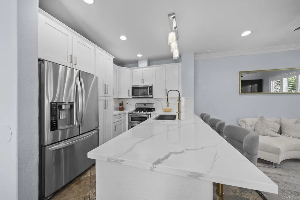 https://cdn.realtyfeed.com/cdn/127/306714430/6dd1df7bdd3aae52c2981aae1b69ea58.webp