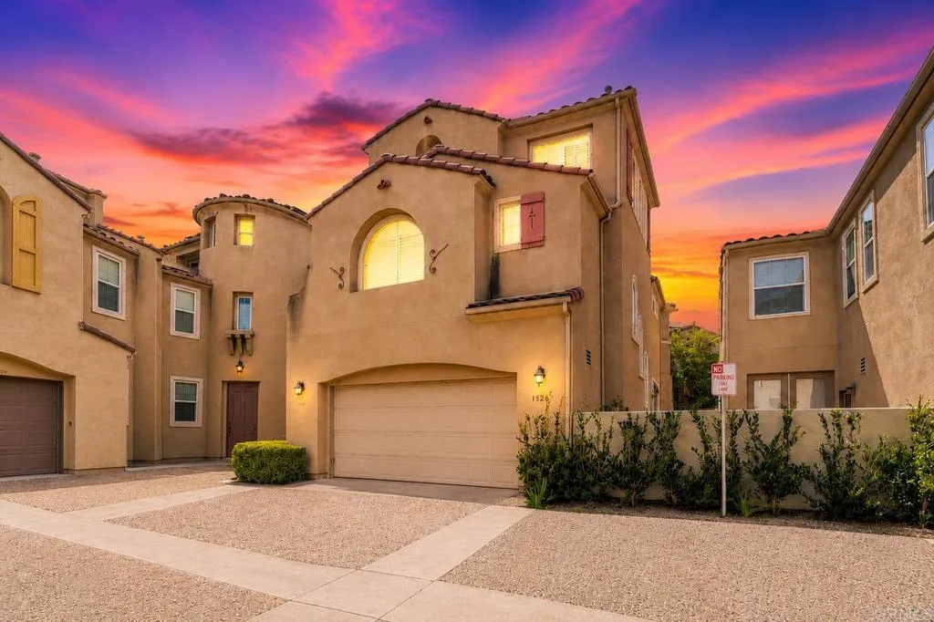 https://cdn.realtyfeed.com/cdn/127/306714430/8d2a8bd8198ef1b2336b4745aef333e4.webp
