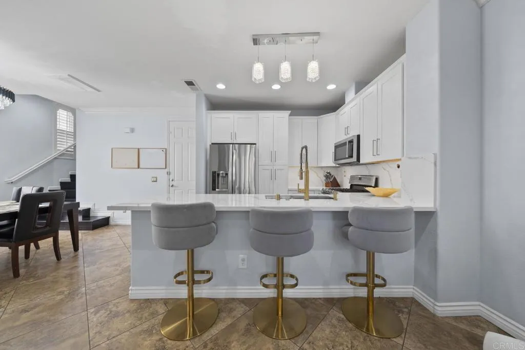 https://cdn.realtyfeed.com/cdn/127/306714430/a09cb8749384aaf8a454c063b562171c.webp
