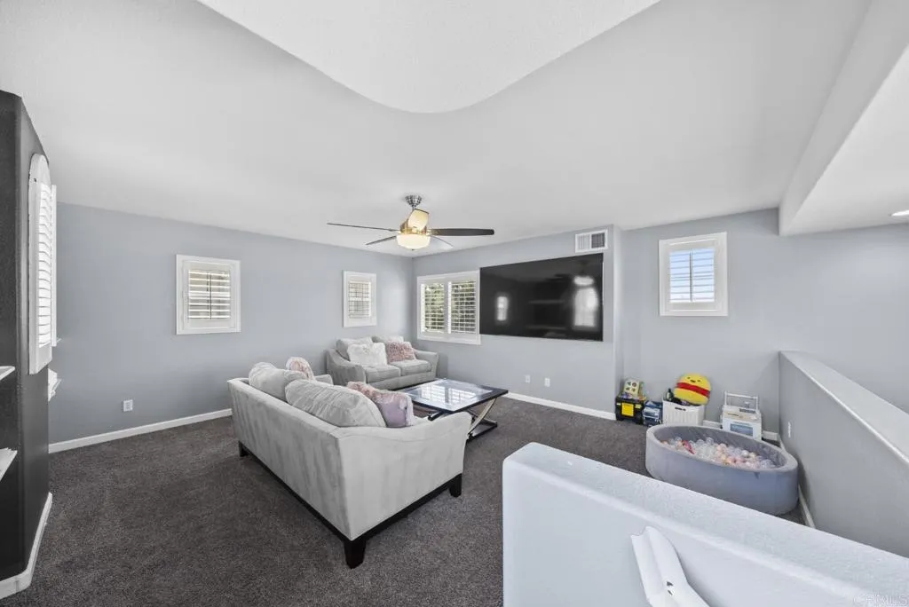 https://cdn.realtyfeed.com/cdn/127/306714430/fbfc7daac68a46497e8981f86e4ff630.webp