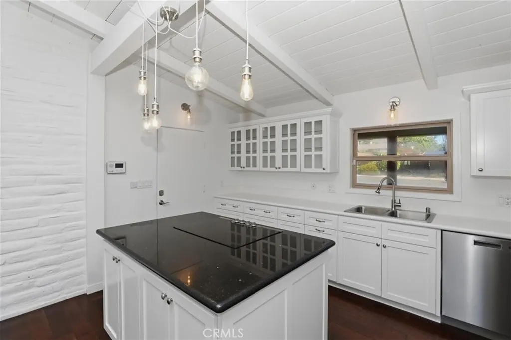 https://cdn.realtyfeed.com/cdn/127/306714504/520ee8538958b722bc04a4ce2e4930b8.webp