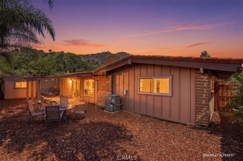 https://cdn.realtyfeed.com/cdn/127/306714504/675c7a8d0ffdbc4d867db5e3bba0f9d9.webp