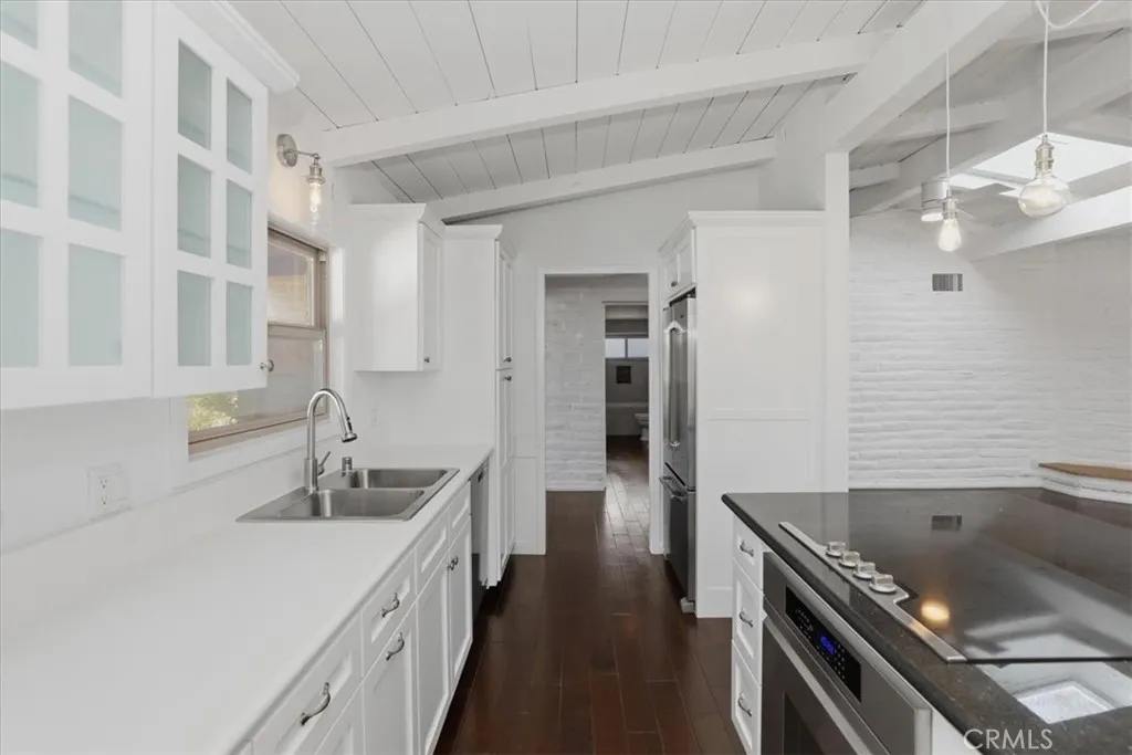 https://cdn.realtyfeed.com/cdn/127/306714504/c6de1c321ce6a180a79b4d5a623cdd24.webp