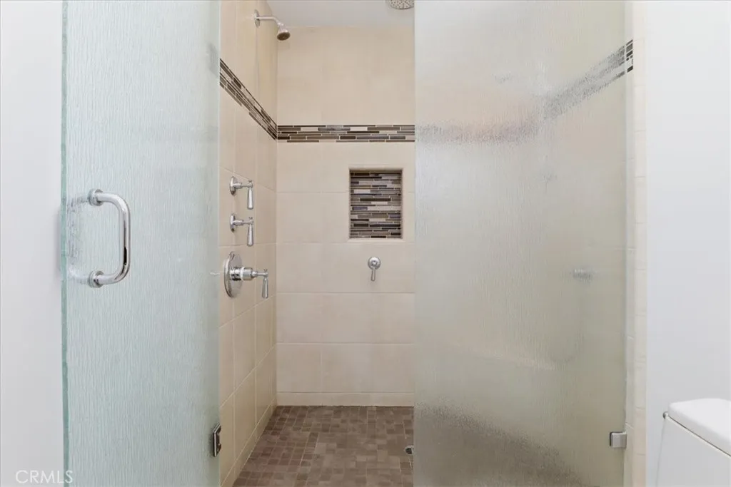 https://cdn.realtyfeed.com/cdn/127/306714504/ce643ff273e6f2d11e392bc1fcb0b18a.webp