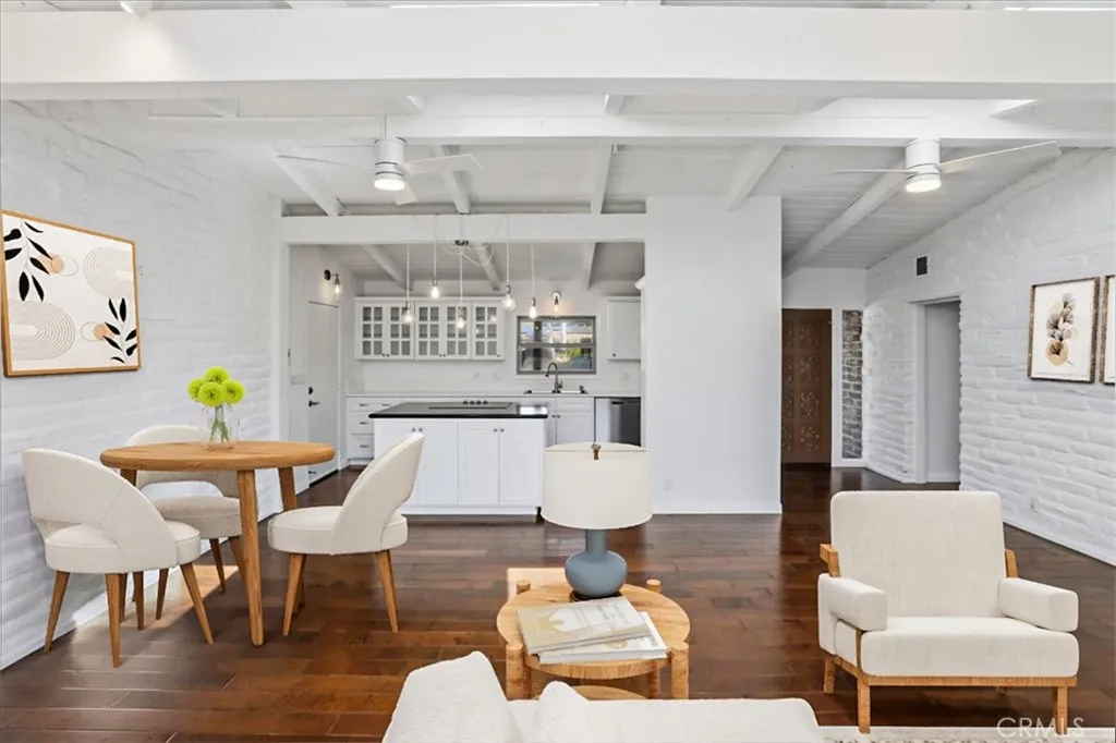 https://cdn.realtyfeed.com/cdn/127/306714504/e76cf26fdf5638d4e0ef2c7b05e3cd2c.webp