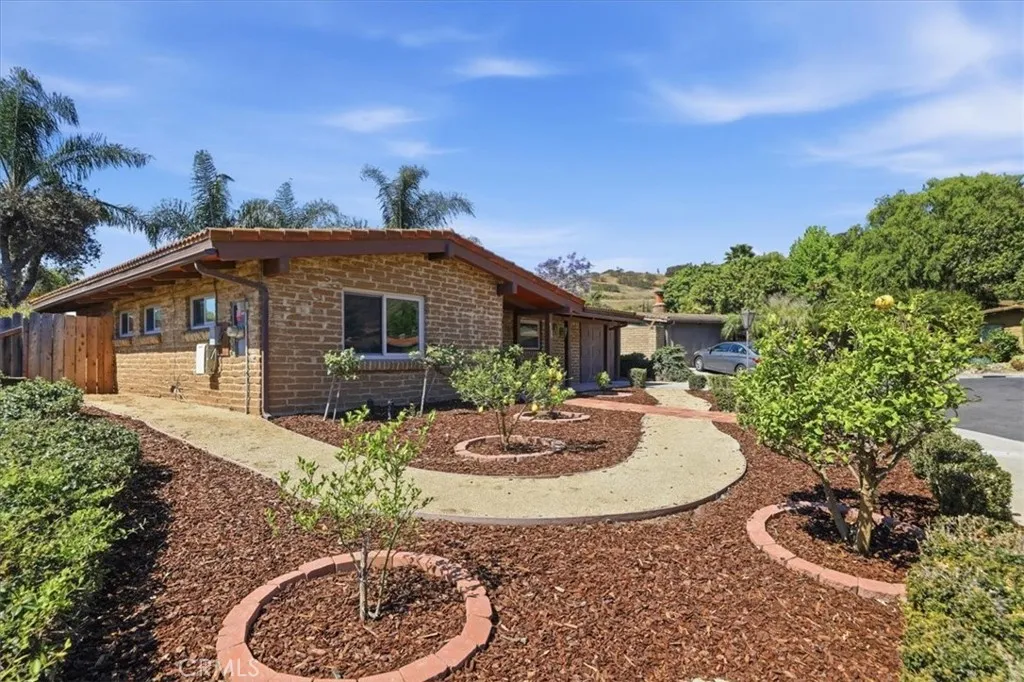 https://cdn.realtyfeed.com/cdn/127/306714504/ec37bd9ebf8c8116591424ad1a4d469b.webp