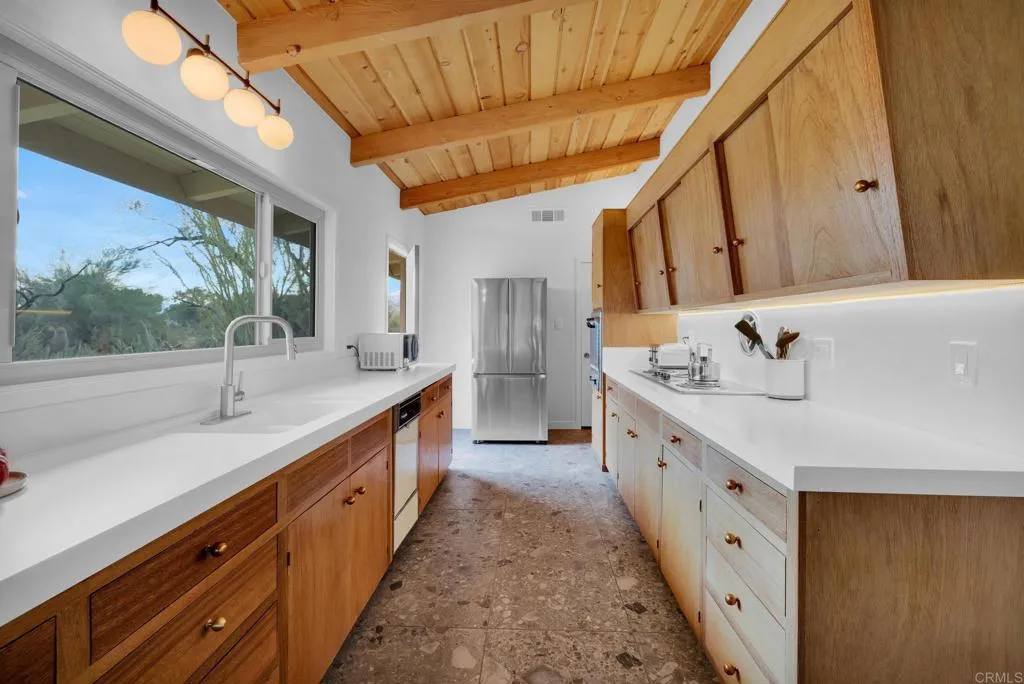 https://cdn.realtyfeed.com/cdn/127/306714510/0d9ed9c9de828cd702bc63055c8d835e.webp