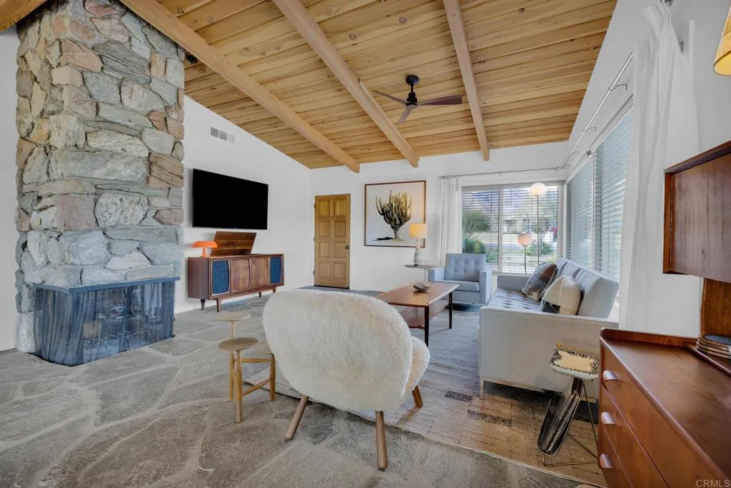 https://cdn.realtyfeed.com/cdn/127/306714510/57ec1140ed58fb2fbbe8e8ca15a94f61.webp