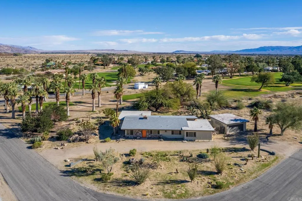 https://cdn.realtyfeed.com/cdn/127/306714510/8fc6ea004f4f4ab2d6796bb15eb58437.webp