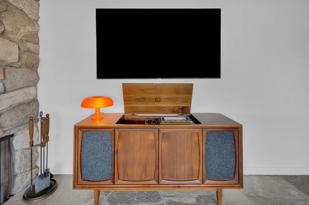 https://cdn.realtyfeed.com/cdn/127/306714510/b5bf53251afec8e4d74af1859ca6f2ce.webp